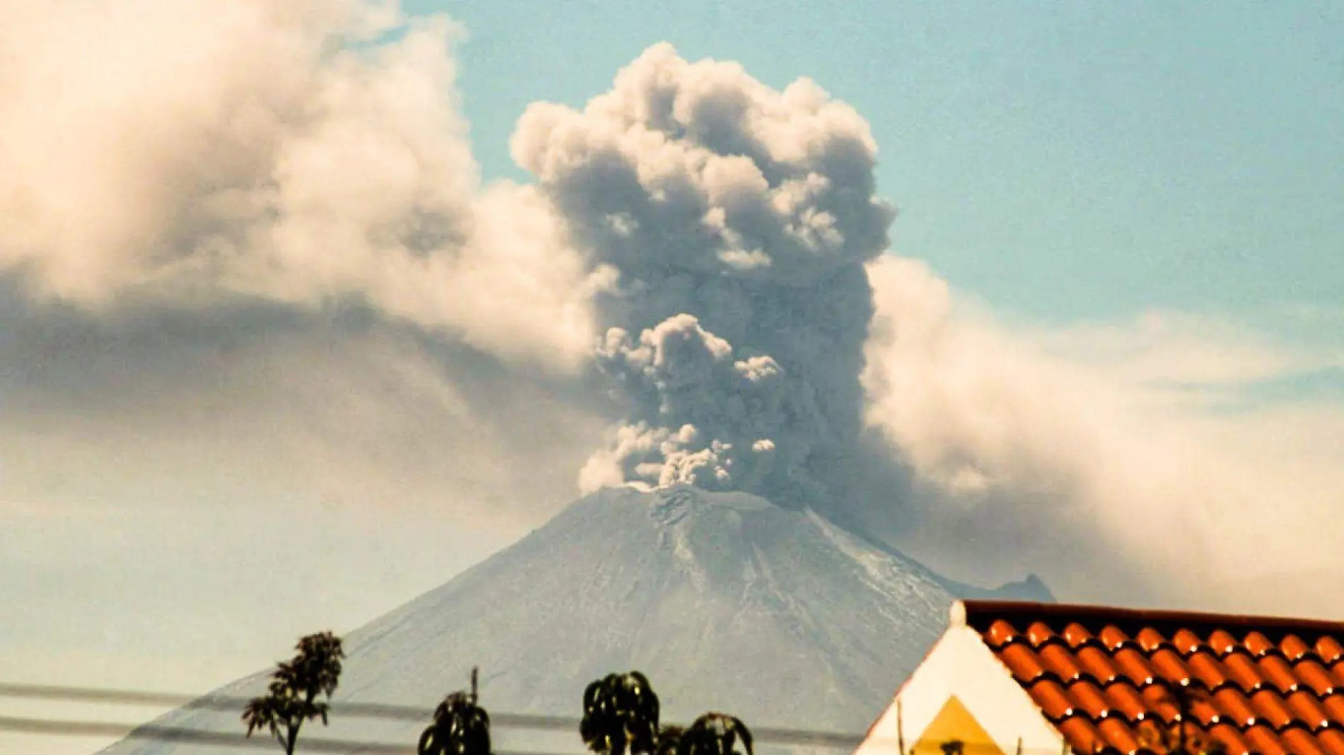 968349_Exhalaciones del Popocatepetl-2_web